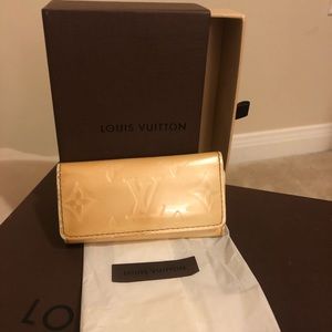 Authentic Louis Vuitton 4-key holder